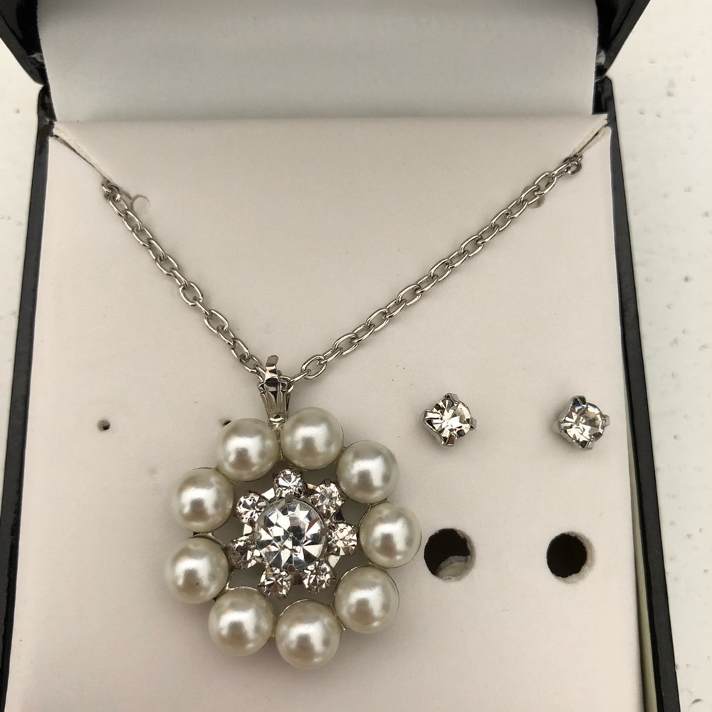 Necklace/Earring Set